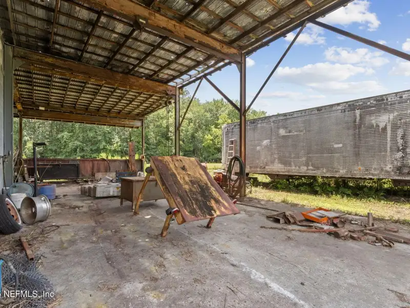 5.04-acre Mixed-use Parcel with Home and Shop in Nassau County