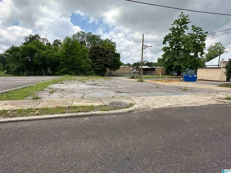 Prime Lot for Sale in Central Woodlawn