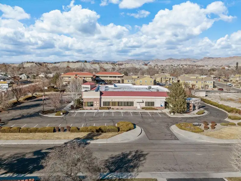 Free-standing 12,360 Sq. Ft. Commercial Building in High-traffic Location