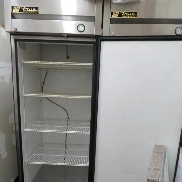 Turnkey Bar/restaurant with 2-bedroom Apartment and Development Potential in Northwoods