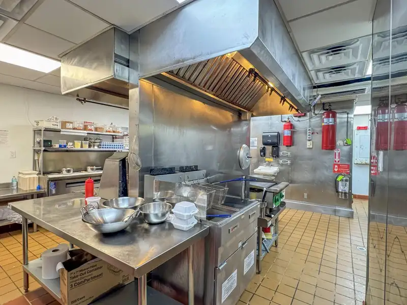 Prime Commercial Restaurant Space in High-traffic Location, 2915 Sq. Ft.