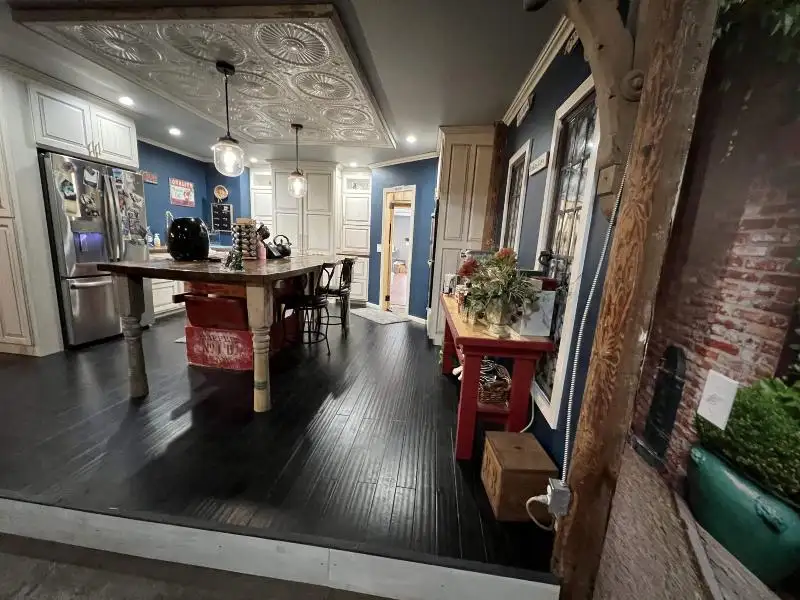 Versatile Mixed-use Property with Office Space and Storage in Residential Area
