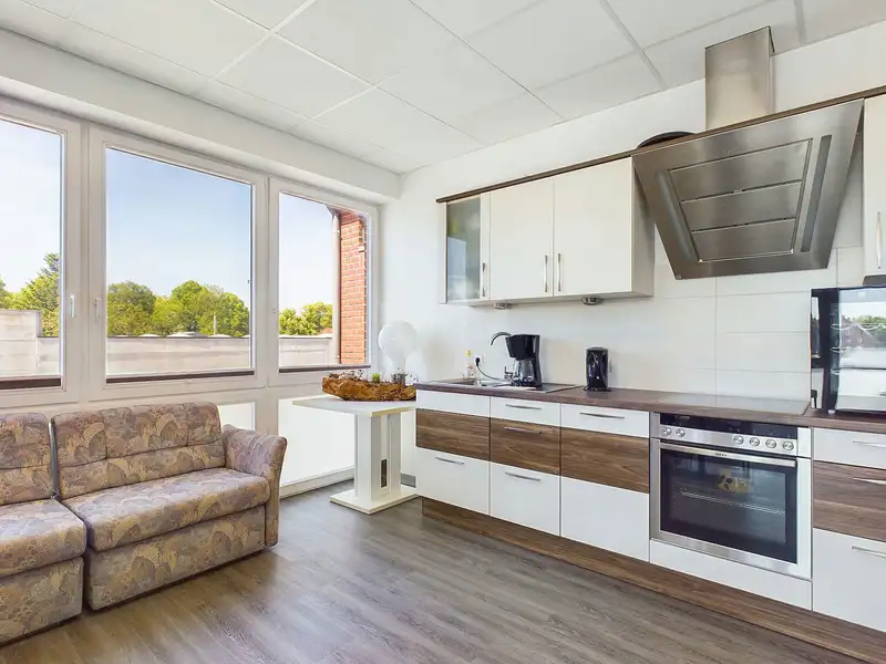 Spacious Medical Practice Space with Private Area in Convenient Location, 253 Sqm