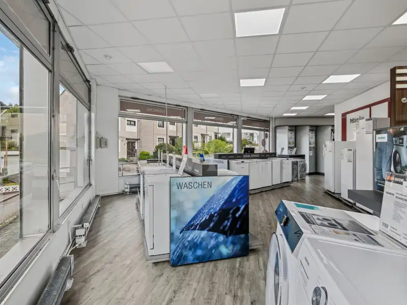 Well-maintained Commercial Building for Sale in High-traffic City Location