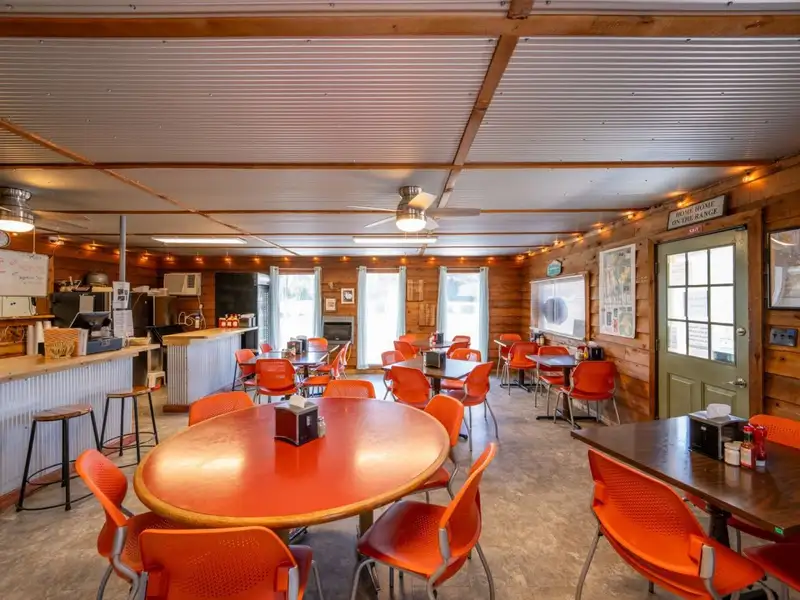 Commercial Restaurant on 3.4 Acres in Parsons, Tn with Highway Frontage and Modern Amenities