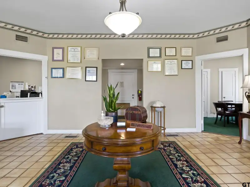 Prime 4400 Sq Ft Commercial Office Space in Downtown Mount Pleasant Cbd