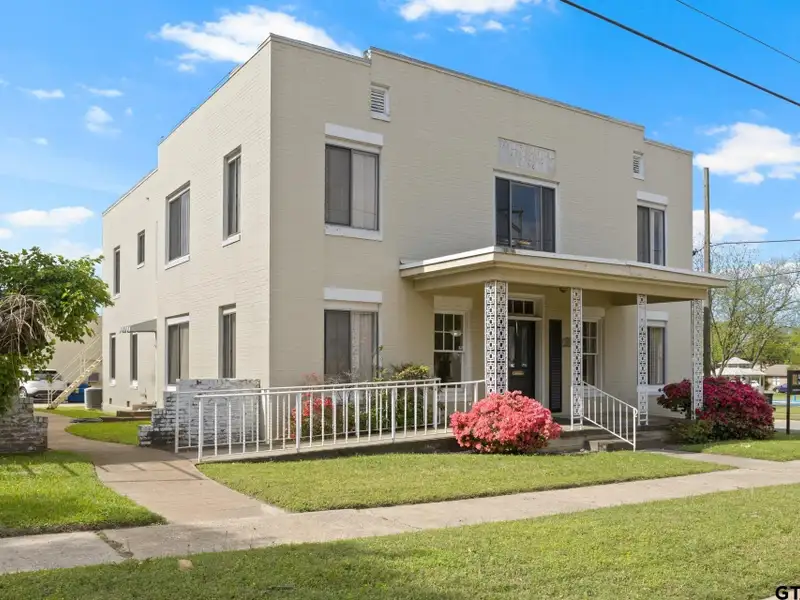 Prime 4400 Sq Ft Commercial Office Space in Downtown Mount Pleasant Cbd