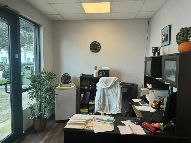 Condo Flex Space Investment with Il Zoning on Belvedere Road, 1,438 Sf Total