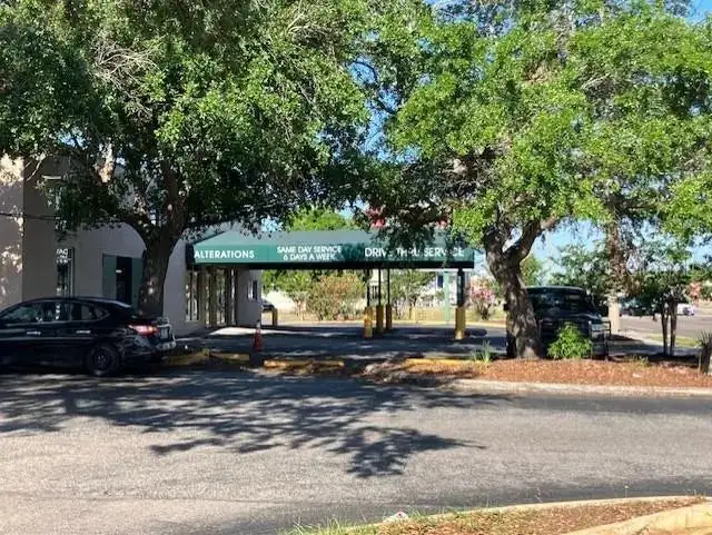 Established Laundry Location on Corner Parcel in Town and Country