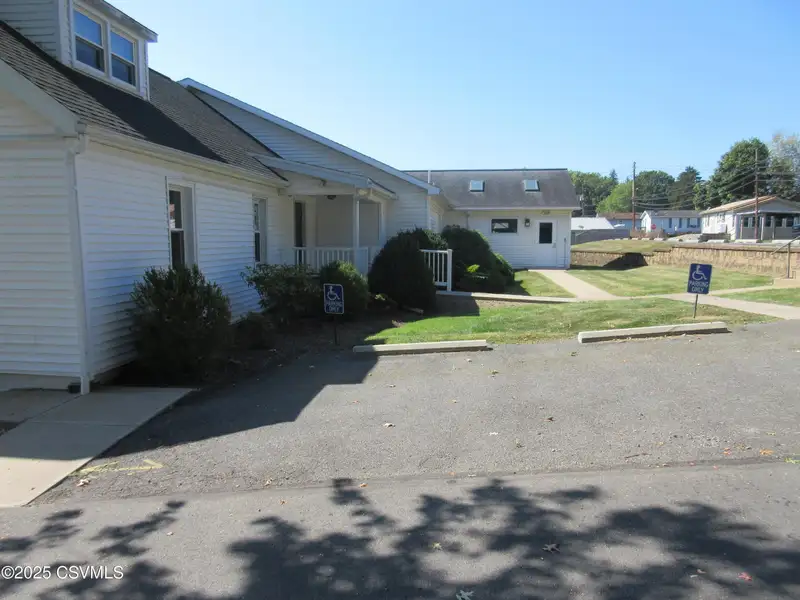 Commercial Property with 3,000+ Sf and Ample Parking in Northumberland