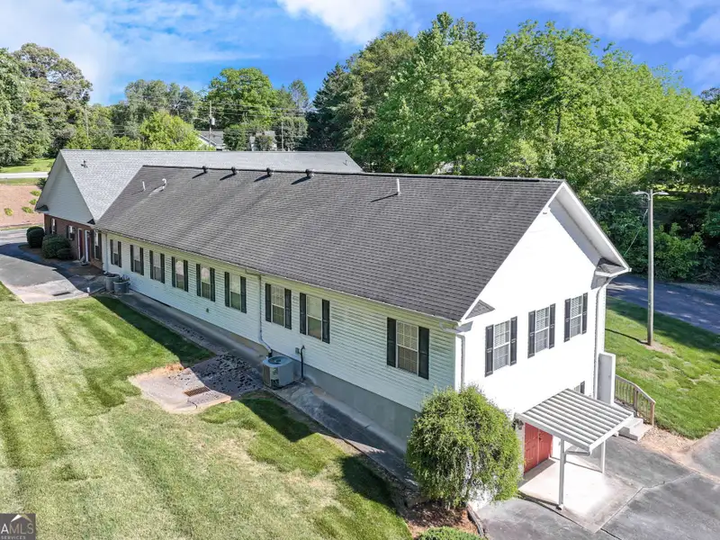 Versatile 7,900+ Sq Ft Medical Office Building in Prime Location Near Hospital