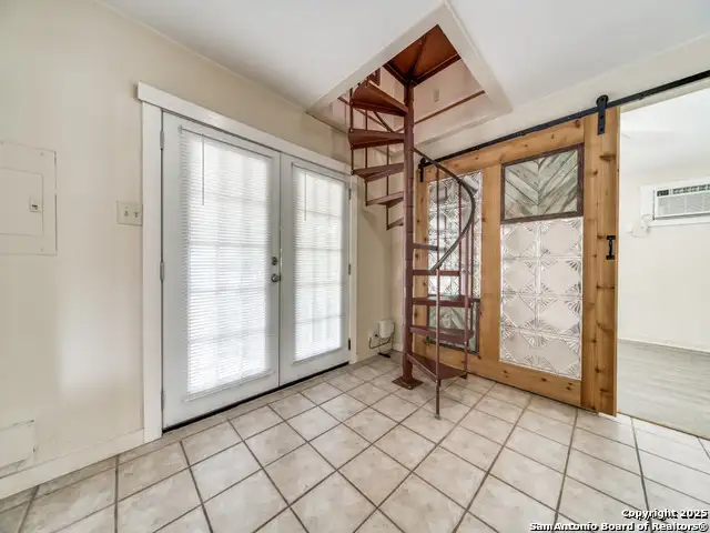 Historic Vintage Office Building with Additional Income Potential in Downtown Boerne