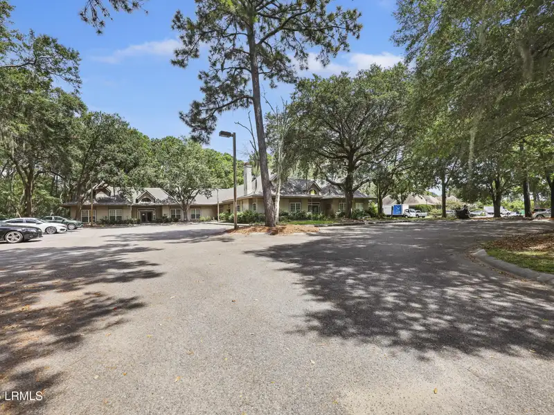 Multi-use Building with Long-term Tenant and Warehouse/office Space in Prime Location