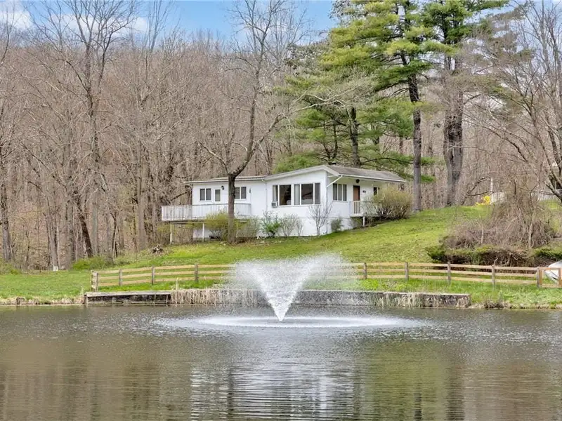 Versatile 75-acre Retreat Center in Hyde Park with Multiple Buildings and Amenities