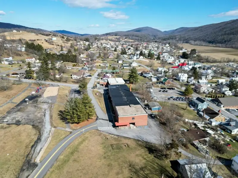 Expansive 44,962 Sf Property on 5 Acres in Historic Franklin - Versatile Development Opportunity