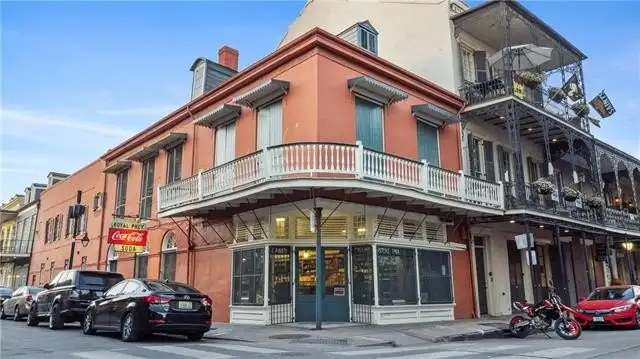 Versatile Mixed-use Property in Prime French Quarter Location