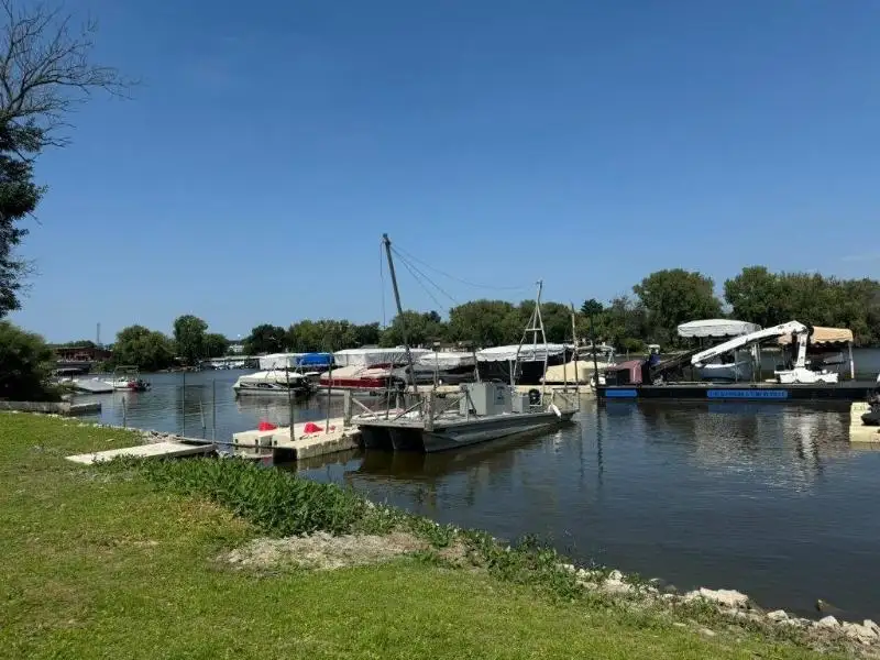 Premier Full-service Marina with 95 Slips on Rock River, Direct Lake Access