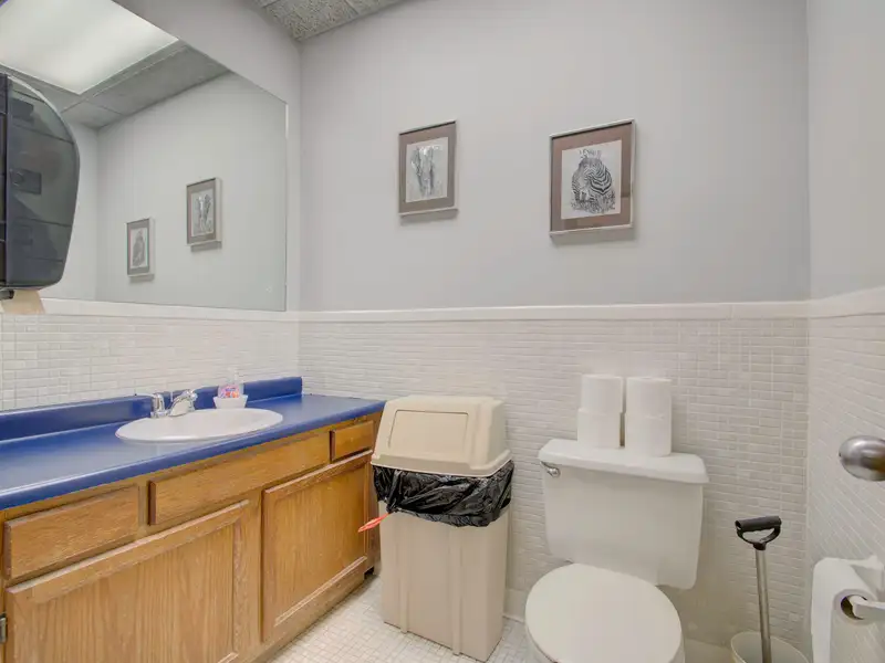 Move-in Ready 5,000 Sq Ft Commercial Space in Prime Edgewood Location