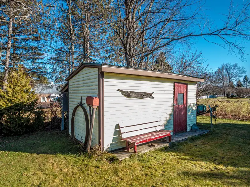 Du Bee Inn: Versatile Bed-and-breakfast with Mountain Views in the Great North Woods