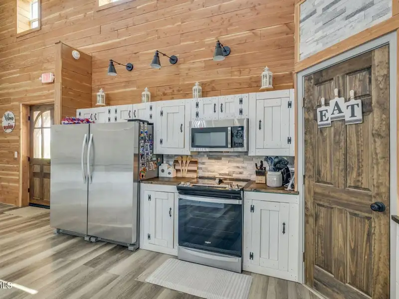 Custom Barndominium on 3 Acres with Pool and Income-generating Garage in Tennessee
