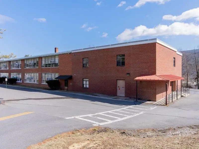 Expansive 44,962 Sf Property on 5 Acres in Historic Franklin - Versatile Development Opportunity