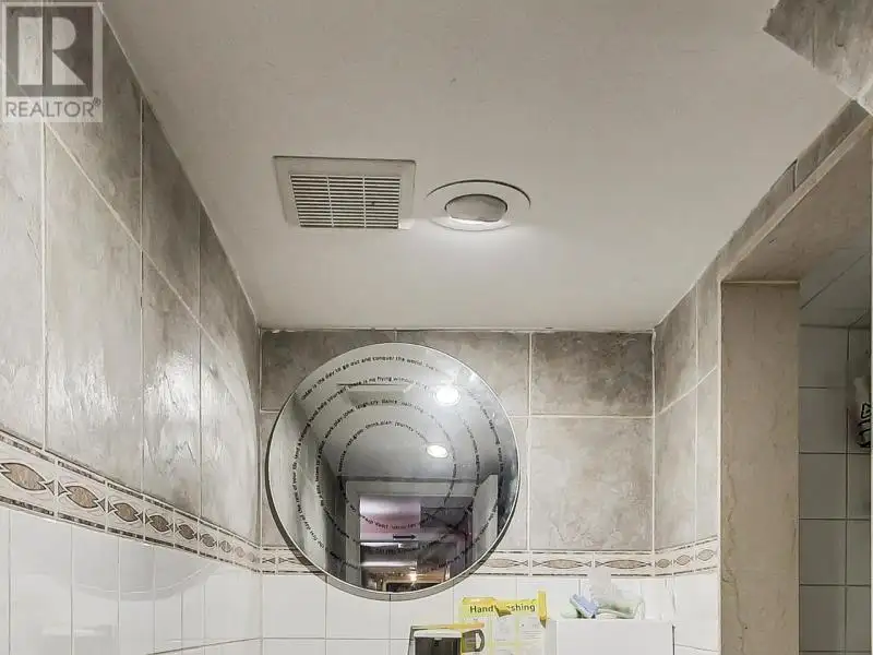 Renovated Commercial Property with Restaurant and Two Apartments in the Junction