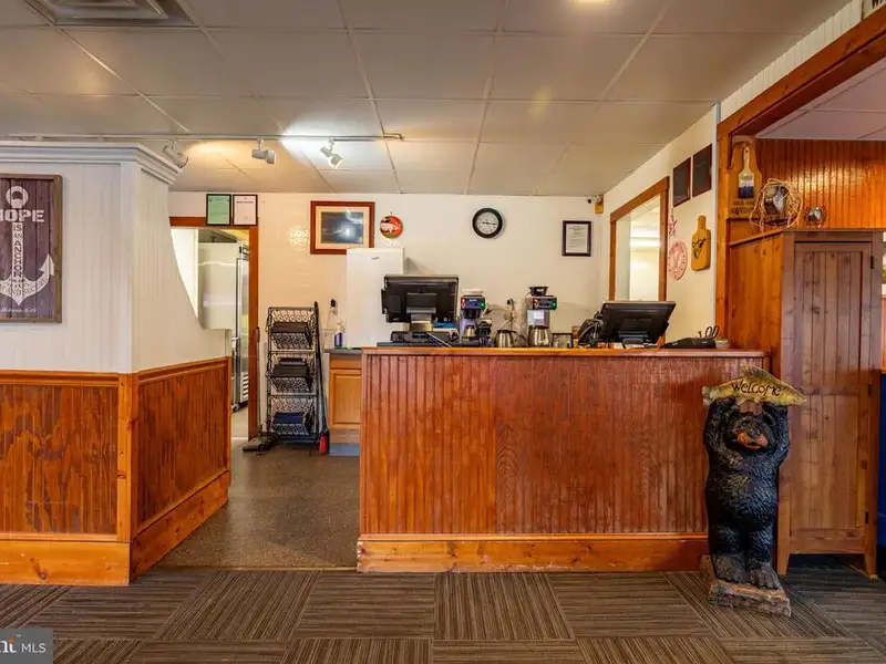 Established Restaurant with Commercial Kitchen and 120+ Seating in Hardy County