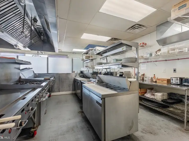 Turnkey Restaurant with Outdoor Dining and Apartment in Wildwood Crest Business District