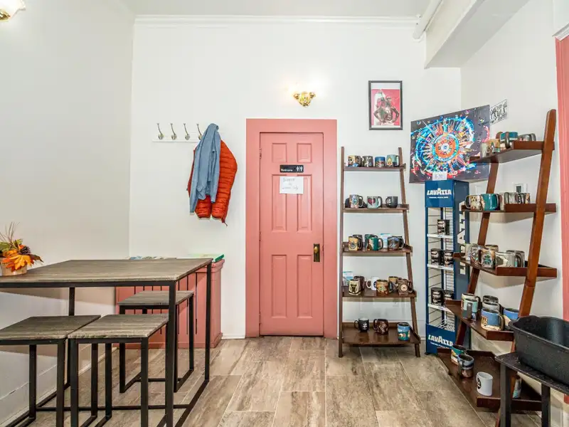 Established Coffee and Sweet Shop in Prime North Conway Village Location