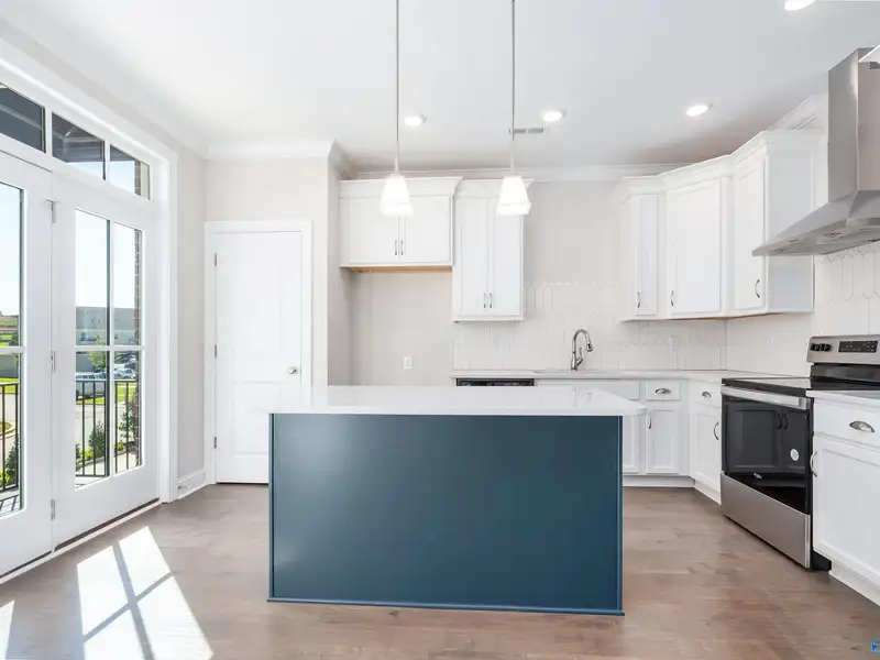 Live/work Townhome with Flex Space, 2 Primary Suites, and 2-car Garage in Prime Location