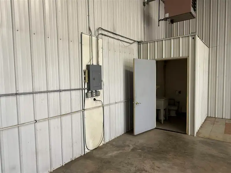 Flexible Warehouse Space for Lease in Iowa City with Easy Access and Overhead Door