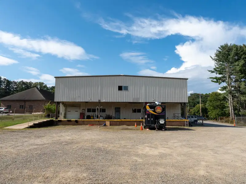 Office and Warehouse Facility in Waynesville Business Park with 9,000+ Sq. Ft.