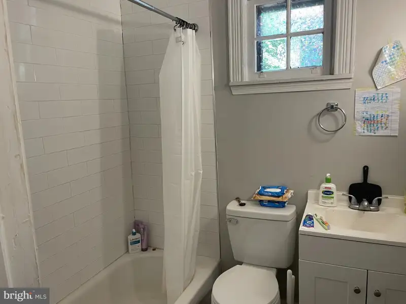 Renovated 5-unit Building in University City with Separate Utilities and Active Rental License