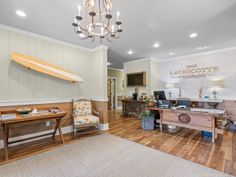 Centrally Located 3761 Sq Ft Office Space in Pawleys Island with Ample Parking