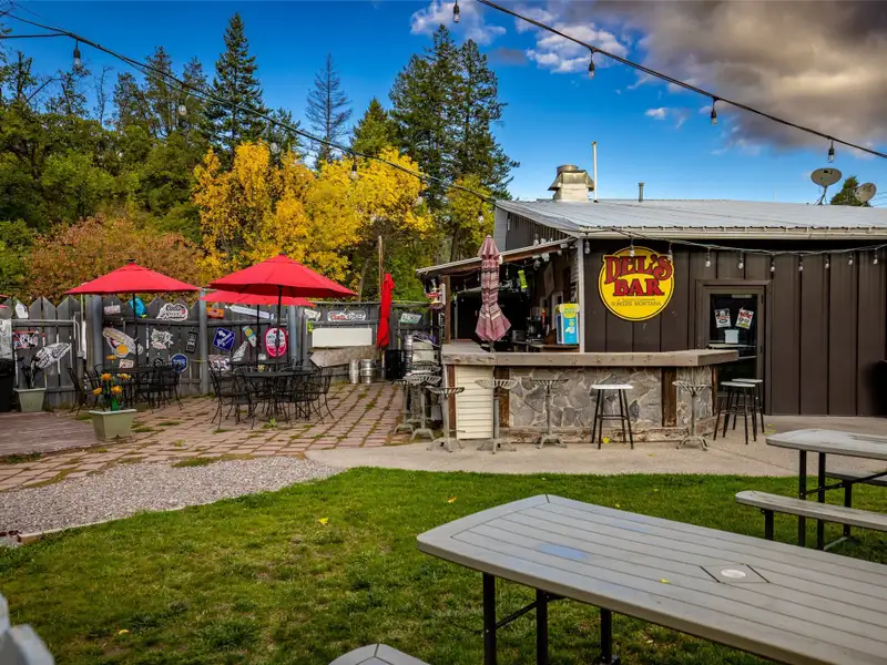 Historic Del's Bar & Grill: Profitable Lakeside Business in Somers, Mt with Liquor License