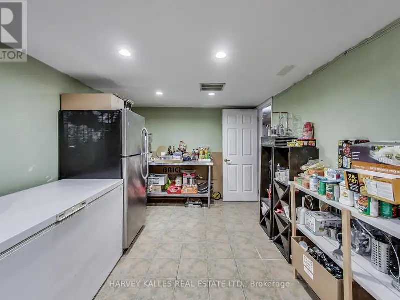 Renovated Commercial Property with Restaurant and Two Apartments in the Junction