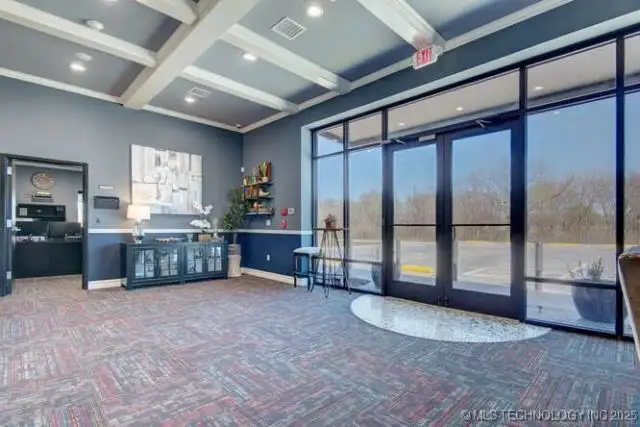 Modern Office/warehouse for Lease in Commercial General Zone - 22,080 Sf Total Space