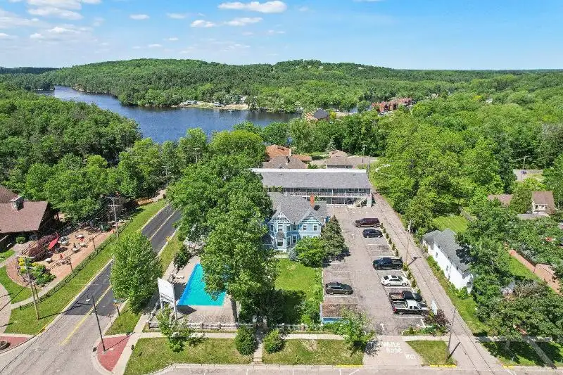 Historic Inn with Guest Suites and Motel Units in Wisconsin Dells