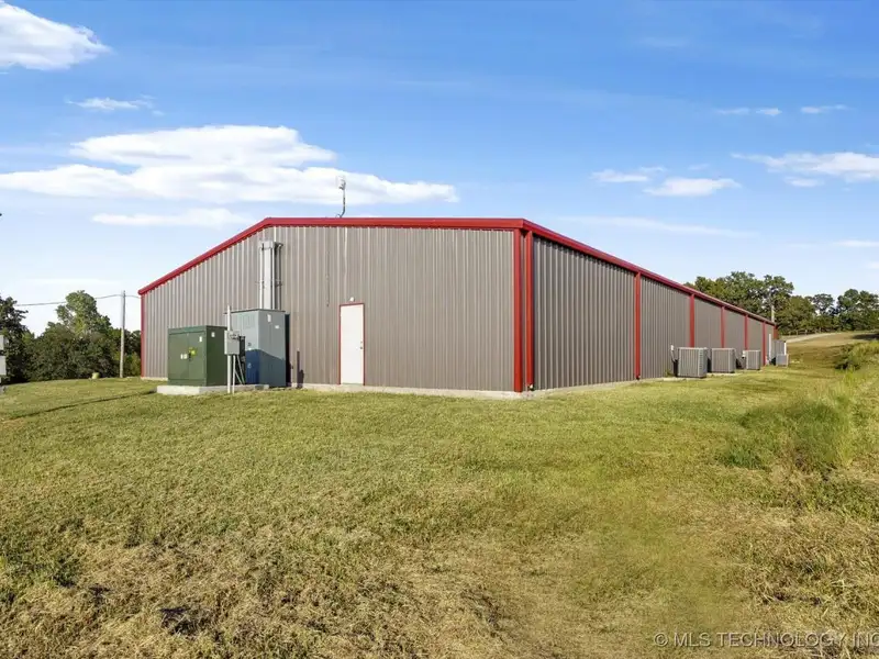 Modern Industrial Property on 9 Acres with Versatile Space and Expansion Potential