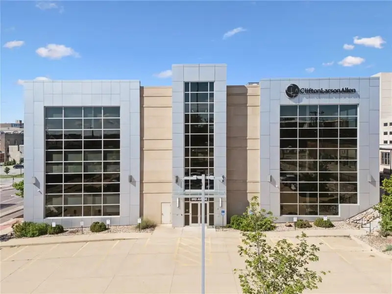 Modern Office Space for Lease in Prime Location with High-speed Connectivity