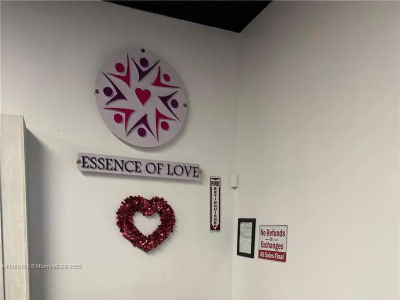Turnkey Perfume Store for Sale in High-traffic Location, Established Business