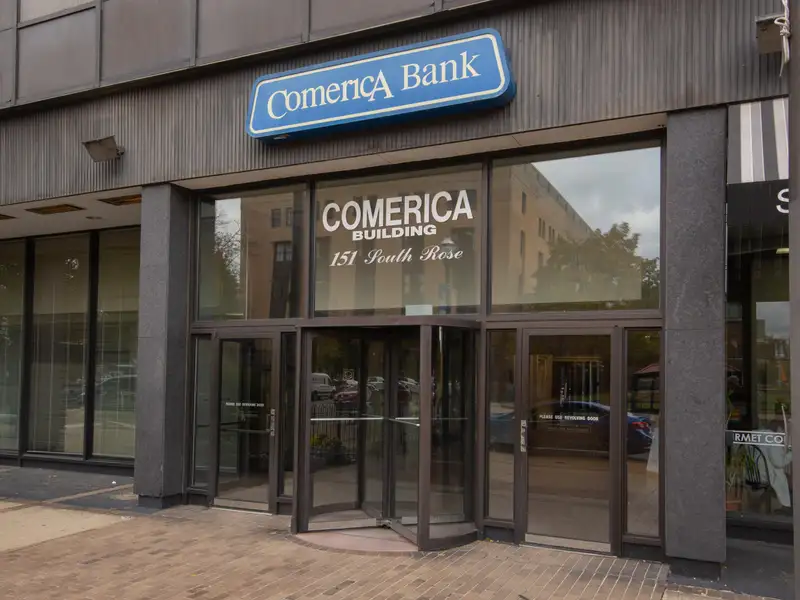 Corner Office Suite for Lease in Downtown Kalamazoo's Comerica Building with Mall Views