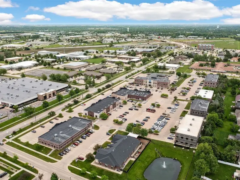 Versatile Office Building with Dual Tenant Configuration in Prime Location