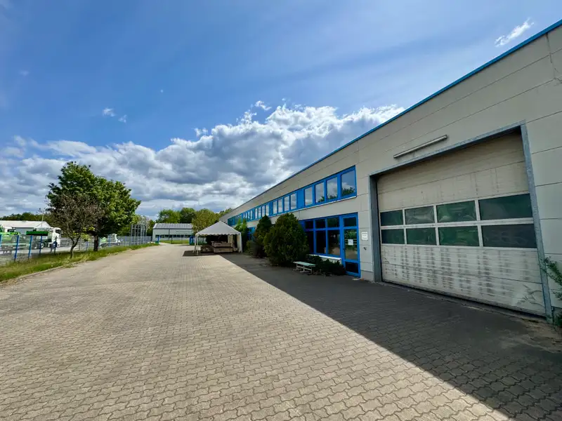 Versatile Commercial Property for Sale: 6,604 M² with Production Halls and Office Space