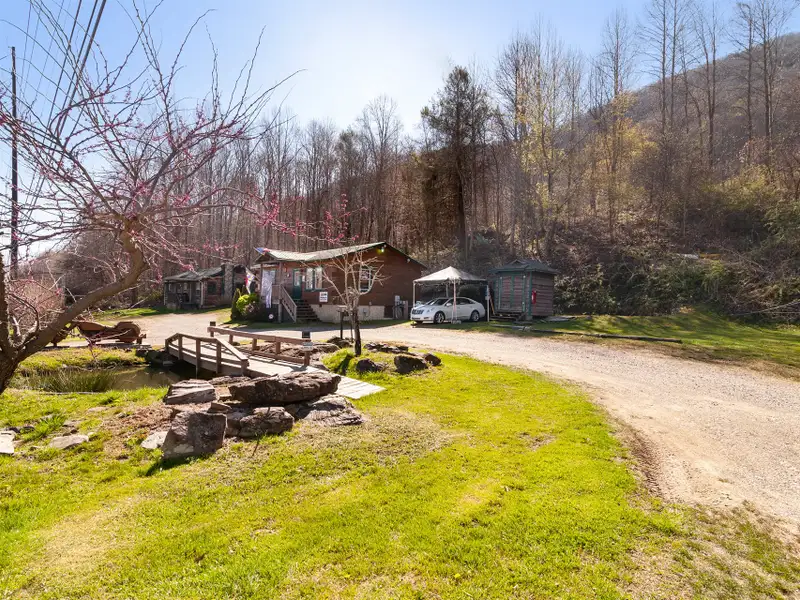 Freestanding Commercial Building with 160 Ft Road Frontage on Soco Road, Maggie Valley, Nc