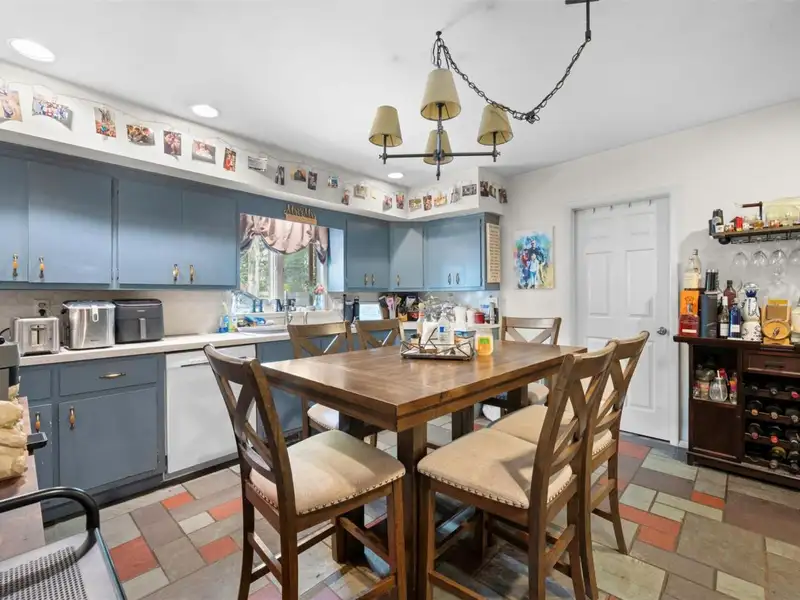 Unique Multi-use Property with Dental Practice and 2+ Bedroom Apartment in Prime Location