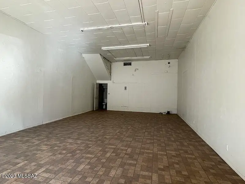 Commercial Building with Retail Units for Sale in Nogales, Az Business District