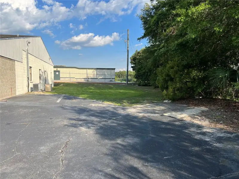Flex Space with Offices and Warehouse Potential Near I-75, Gainesville