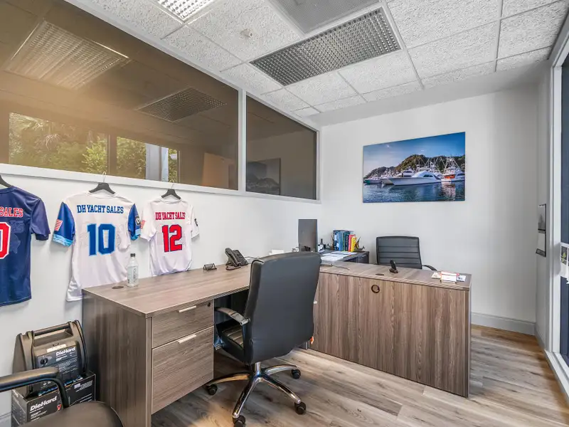 Mixed-use Office Building Investment Opportunity in Jupiter, Fl