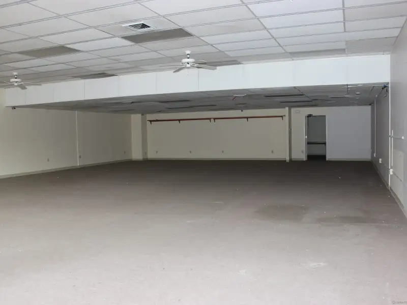 High Ceiling Retail Space for Lease on Busy Rt322, Southington - 3997 Sf